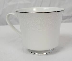 Crown Victoria Lovelace 3.25" Teacup